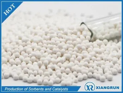 Bevorderd alumina adsorbens